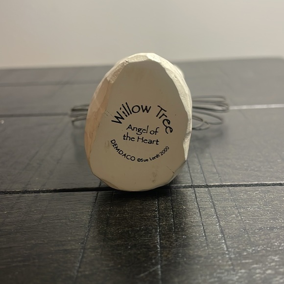 Willow Tree Angel of the Heart by Demdaco - Picture 4 of 4